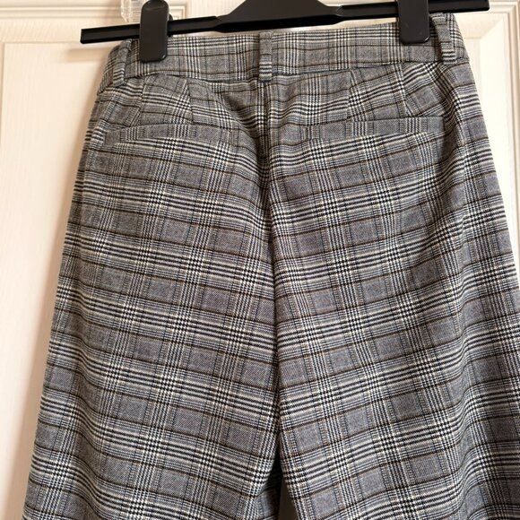 checkered trousers - Picture 3 of 4